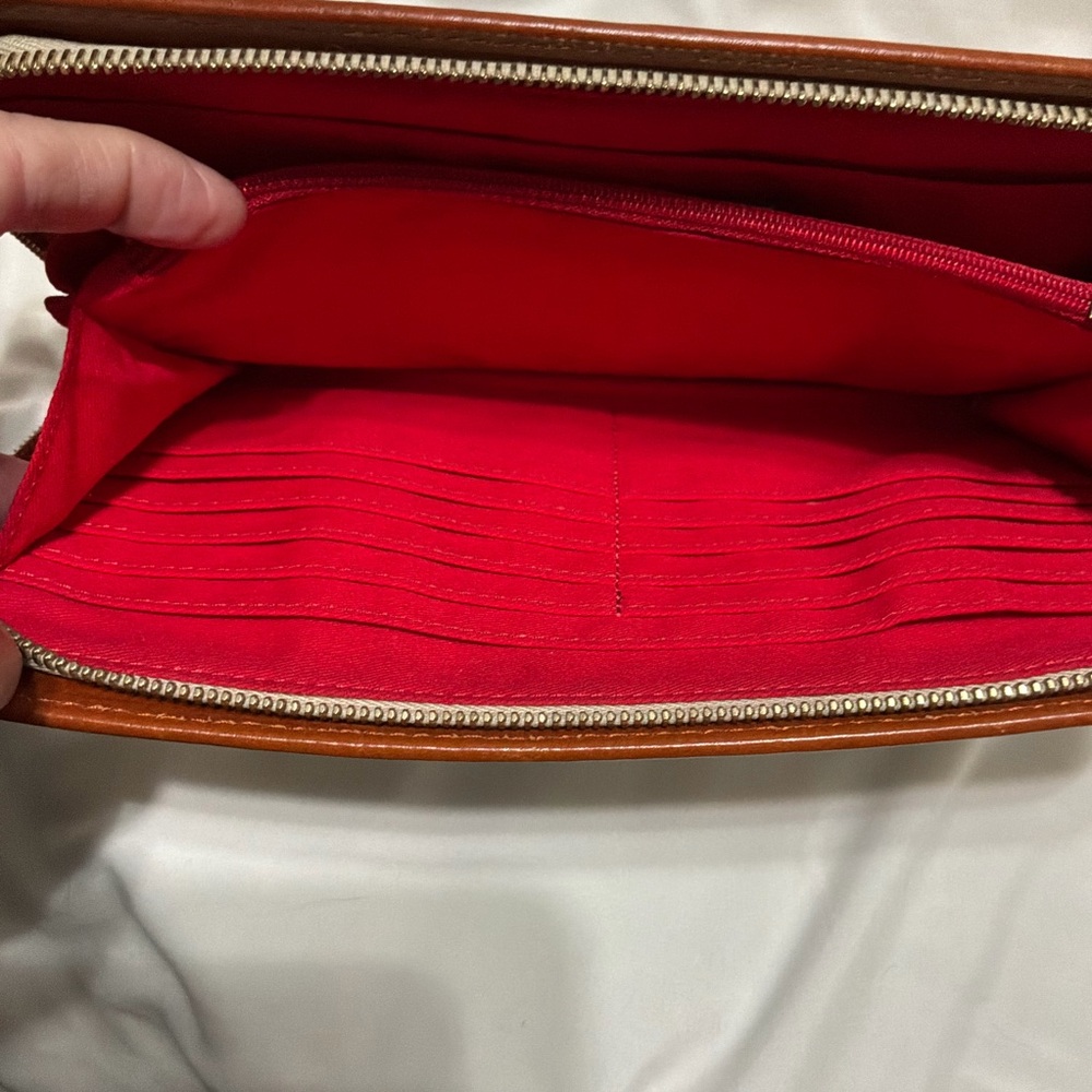 EUC Dooney & Bourke Ostrich Pearl Bone Clutch/Wristlet with leather trim - Picture 4 of 6